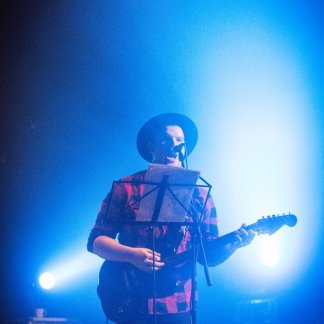 Session Singer, Vocalist, Songwriter - edgarosier
