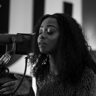 Session Singer, Vocalist, Songwriter - francessia