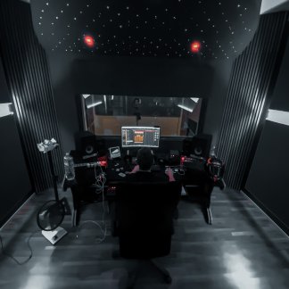 Music Producer - loco-hill