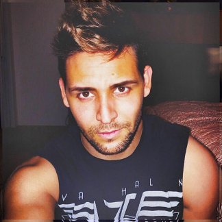 Session Singer, Vocalist, Songwriter and Music Producer - steele1126