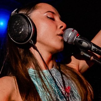 Session Singer, Vocalist, Songwriter - anouk