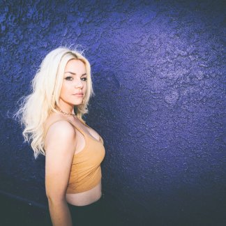 Session Singer, Vocalist, Songwriter - emilamusic
