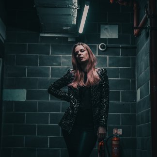 Session Singer, Vocalist, Songwriter - godakukucione