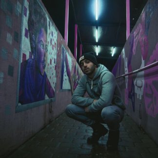 Session Singer, Vocalist, Songwriter - besmirekaj