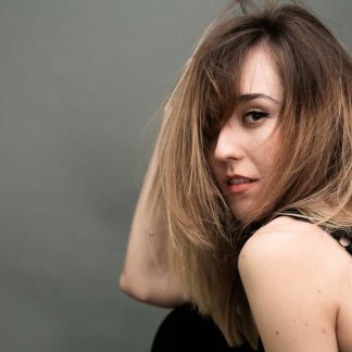 Session Singer, Vocalist, Songwriter - hollyterrens