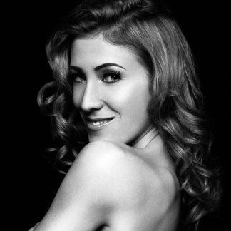 Session Singer, Vocalist, Songwriter - simone_turner