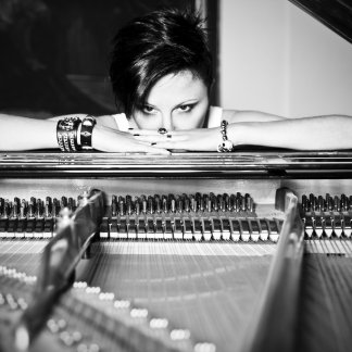 Session Singer, Vocalist, Songwriter - angela_c