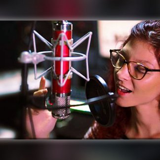 Session Singer, Vocalist, Songwriter - desivanova