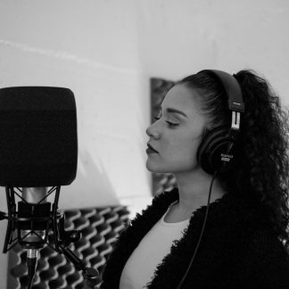 Session Singer, Vocalist, Songwriter - krish naveni