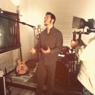 Session Singer, Vocalist, Songwriter - dardem