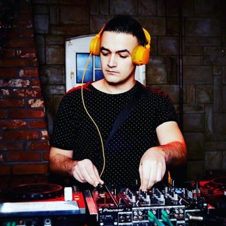 Music Producer - deerivee2