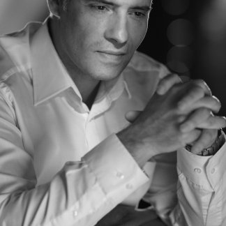 Session Singer, Vocalist, Songwriter and Music Producer - tiago