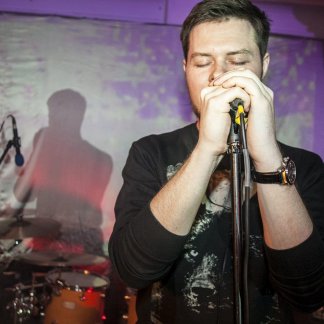 Session Singer, Vocalist, Songwriter and Music Producer - przecier