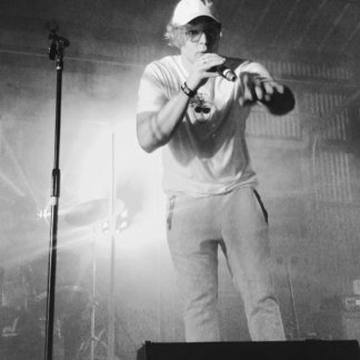 Session Singer, Vocalist, Songwriter - kylanchase