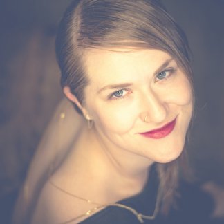 Session Singer, Vocalist, Songwriter - elaine