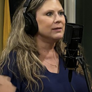 Session Singer, Vocalist, Songwriter - aimeebaror