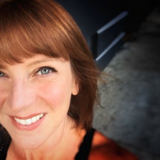 Session Singer, Vocalist, Songwriter - lindseyilene