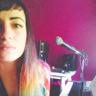 Session Singer, Vocalist, Songwriter - federicasinger
