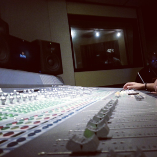 Session Singer, Vocalist, Songwriter and Music Producer - soulet