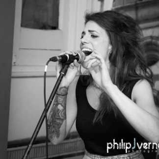 Session Singer, Vocalist, Songwriter - pollyvox