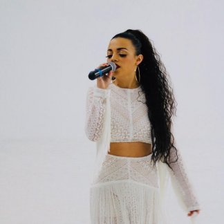 Session Singer, Vocalist, Songwriter - gmills18