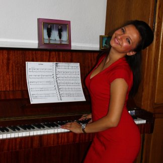 Session Singer, Vocalist, Songwriter - cordeliana
