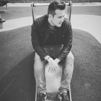 Session Singer, Vocalist, Songwriter and Music Producer - nicolastirrytep