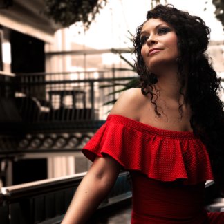 Session Singer, Vocalist, Songwriter - alicijabar