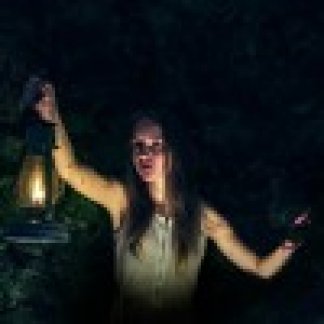 Session Singer, Vocalist, Songwriter - evelinak