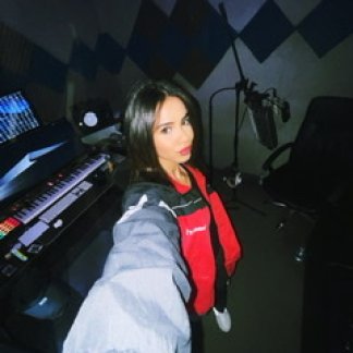 Session Singer, Vocalist, Songwriter - dania