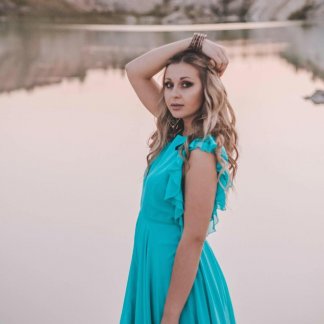 Session Singer, Vocalist, Songwriter - julee