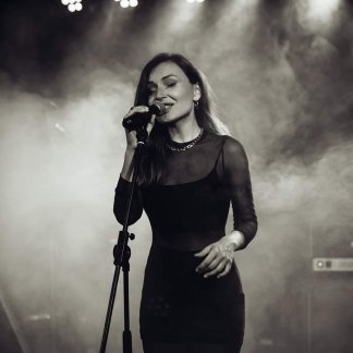 Session Singer, Vocalist, Songwriter - iamivana