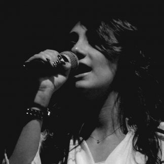 Session Singer, Vocalist, Songwriter - kiabond