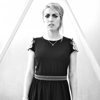 Session Singer, Vocalist, Songwriter - dellarose
