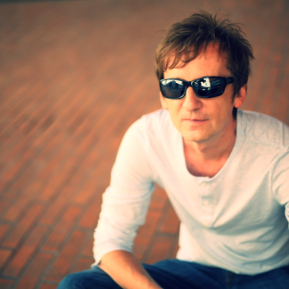 Session Singer, Vocalist, Songwriter - bario