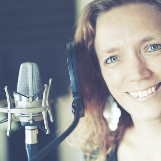 Session Singer, Vocalist, Songwriter - mariskaoostijen