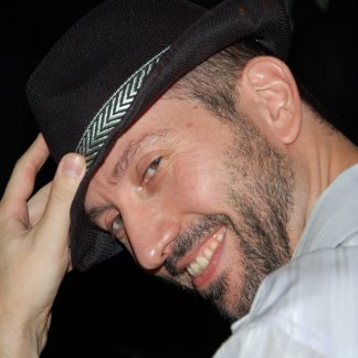 Session Singer, Vocalist, Songwriter and Music Producer - aripoliti