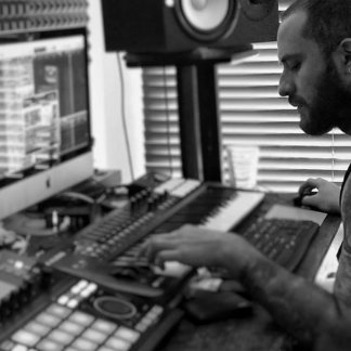 Music Producer - runa_producer