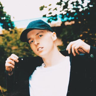 Session Singer, Vocalist, Songwriter and Music Producer - lands