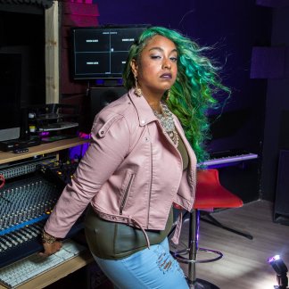 Session Singer, Vocalist, Songwriter - velarde