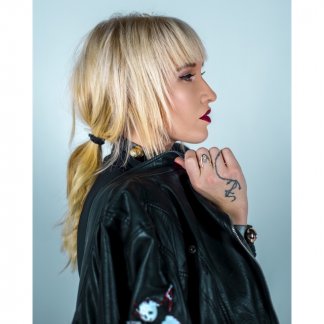 Session Singer, Vocalist, Songwriter - erinnicole