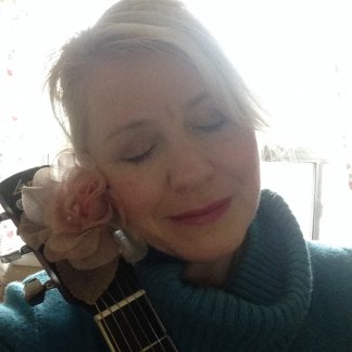 Session Singer, Vocalist, Songwriter - rosepetal17