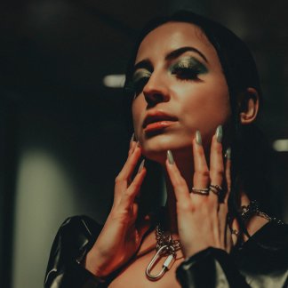 Session Singer, Vocalist, Songwriter - madalenduke