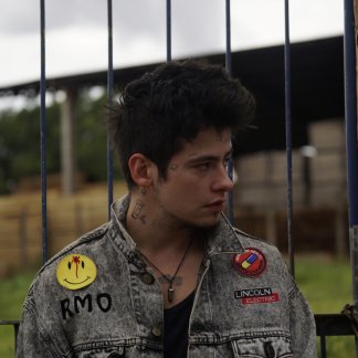 Session Singer, Vocalist, Songwriter - hithere