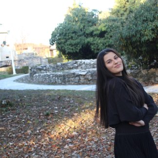 Session Singer, Vocalist, Songwriter - esteragirlea