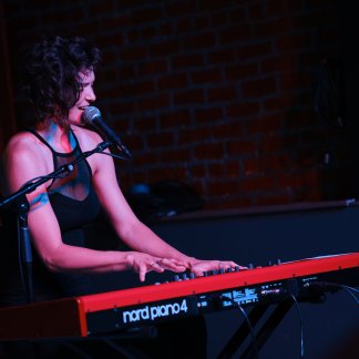 Session Singer, Vocalist, Songwriter - jupiter
