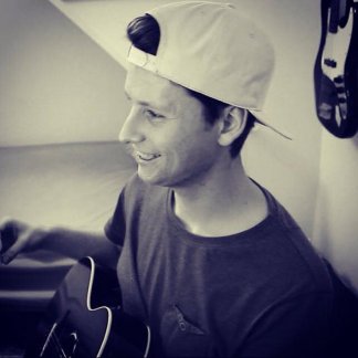 Session Singer, Vocalist, Songwriter - jonashoffmann