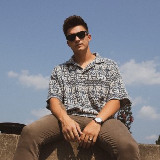 Session Singer, Vocalist, Songwriter - claynewsom