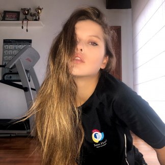 Session Singer, Vocalist, Songwriter - claudiasvitlana