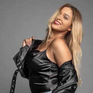 Session Singer, Vocalist, Songwriter - chezzarai
